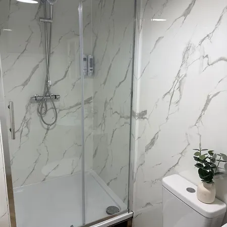 En-suit Double Bedroom In Thornbury